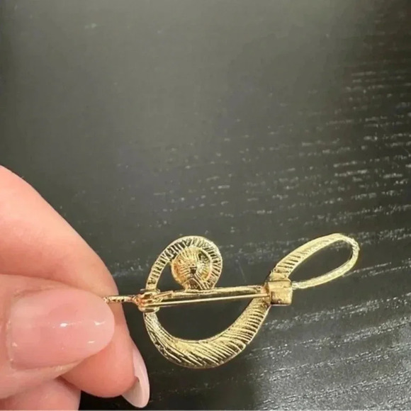 Treble clef brooch pin - Picture 4 of 4